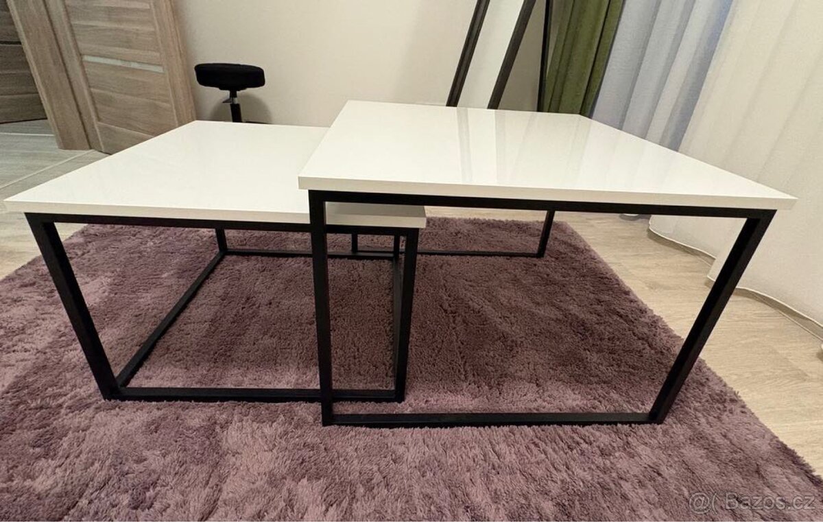 Konferenční stolek