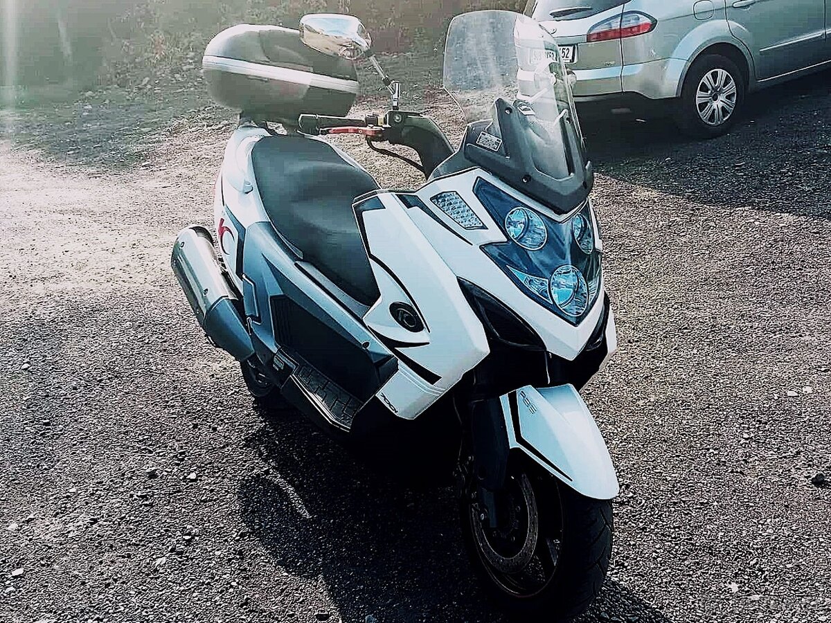 KYMCO MYROAD 700i ABS, SERVISOVANÝ, NOVÉ PNEU,LEDKY