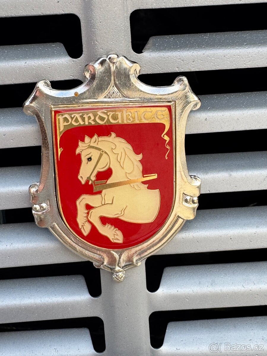 Chladičový znak Erb Pardubice