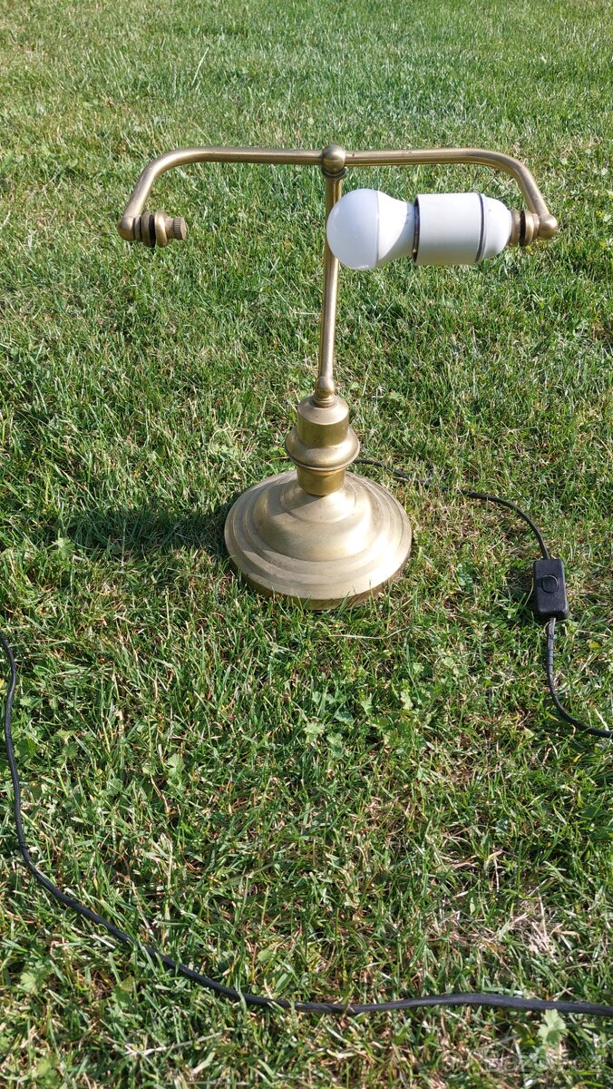 Stolní "bankéřská" lampa