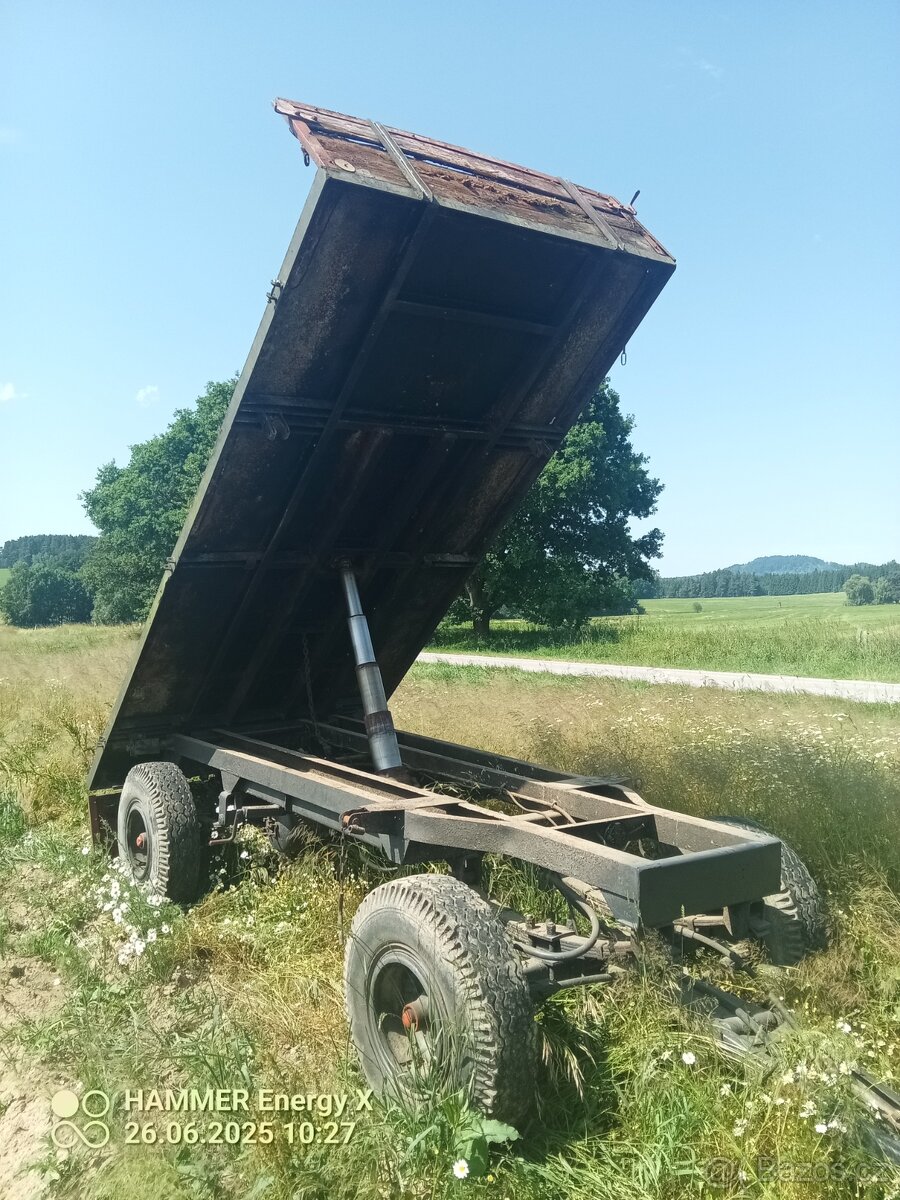 Prodám vlek PZS 40 třístranný sklápěč , SPZ