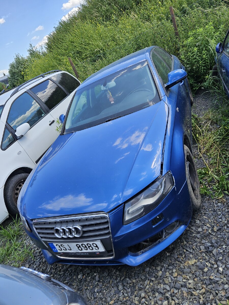 Audi a4 b8 na náhradní díly plně pojízdné