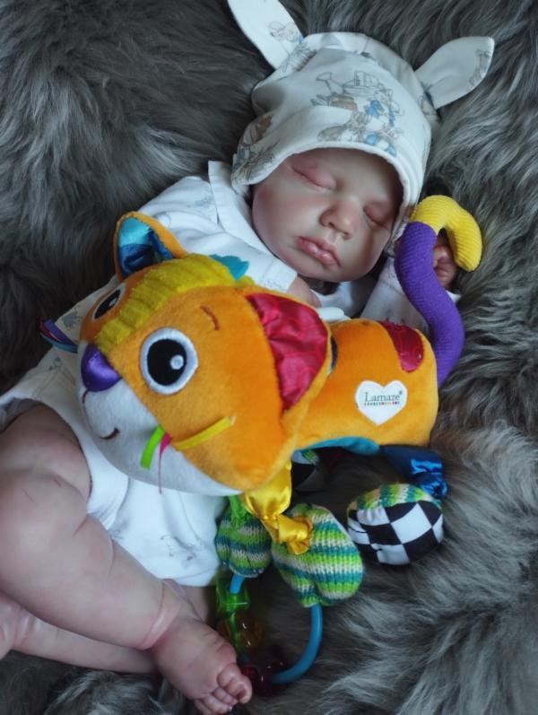 LAMAZE Kočička Sally