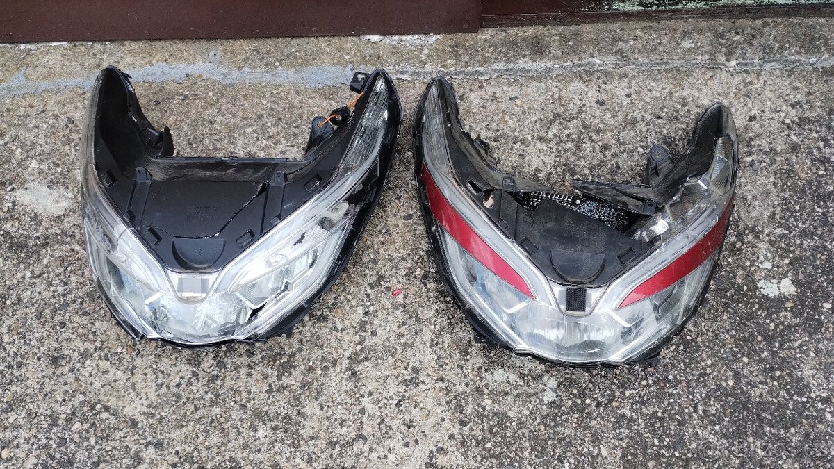 2ks predni LED svetlo na dily honda pcx 125 model 2018-20