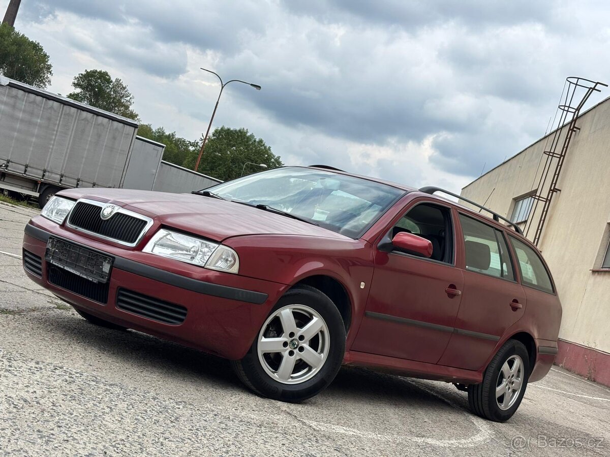 Škoda Octavia 1.6 kombi zavěs