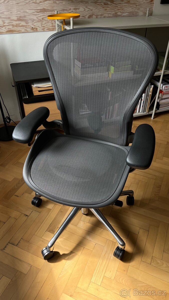 Kancelářská židle Herman Miller Aeron Remastered vel. B