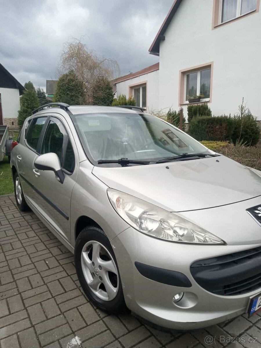 Peugeot 207 1.4i, 70 kW, r. 2008