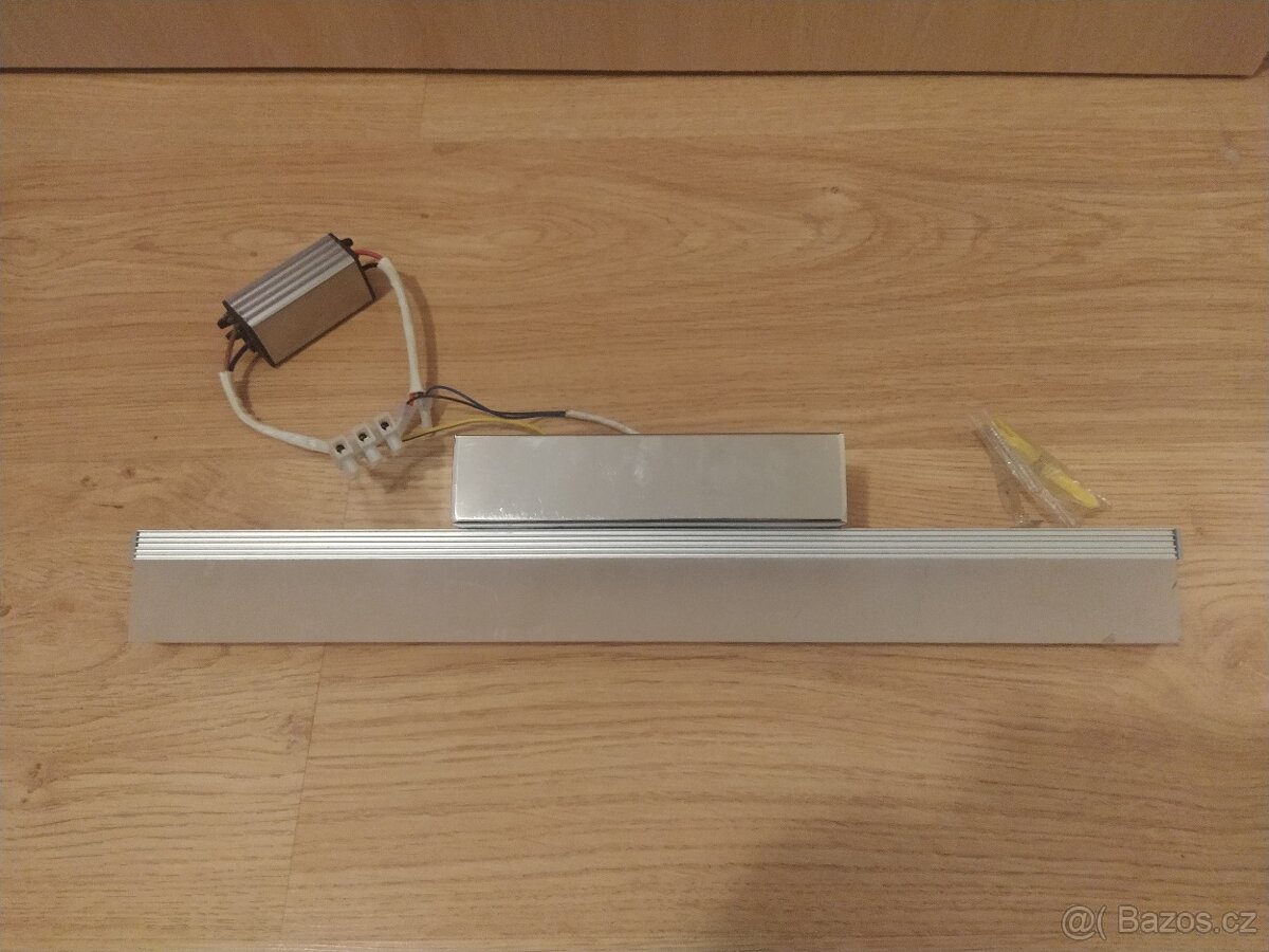 Koupelnové světlo.