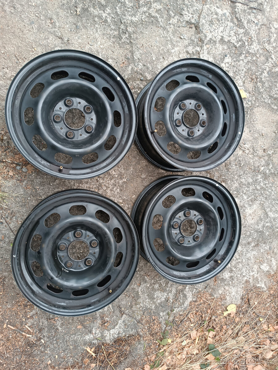 Bmw řada 1 - disky 6,5x16 et33