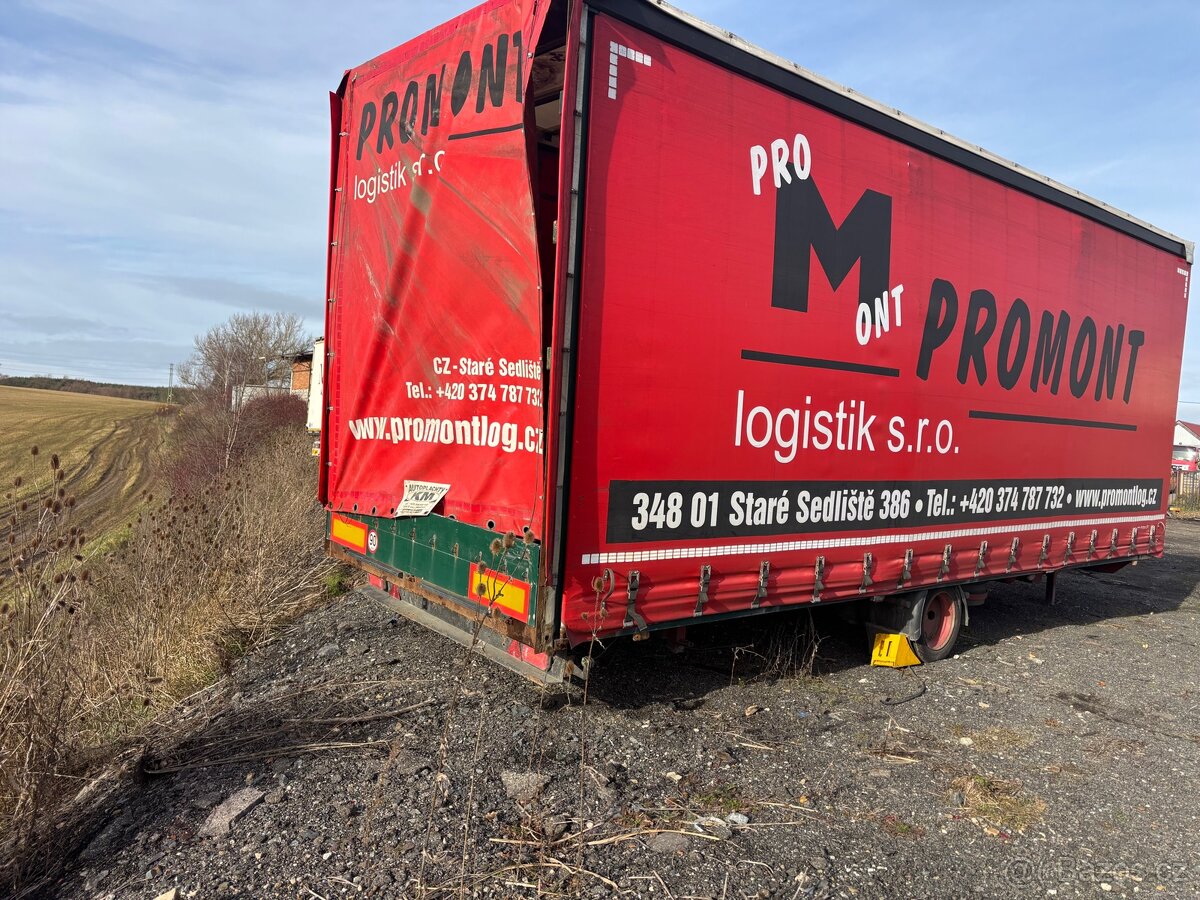 Nákladní přívěs valníkový