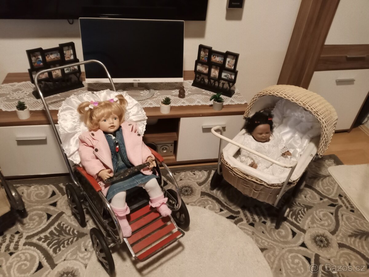 Proutěný dětský kočárek na panenku