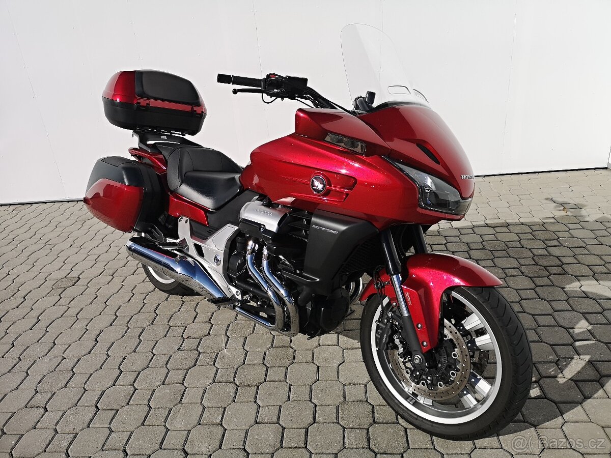 Honda CTX 1300, r.v.2016, nové v ČR, najeto pouze 8.787 km