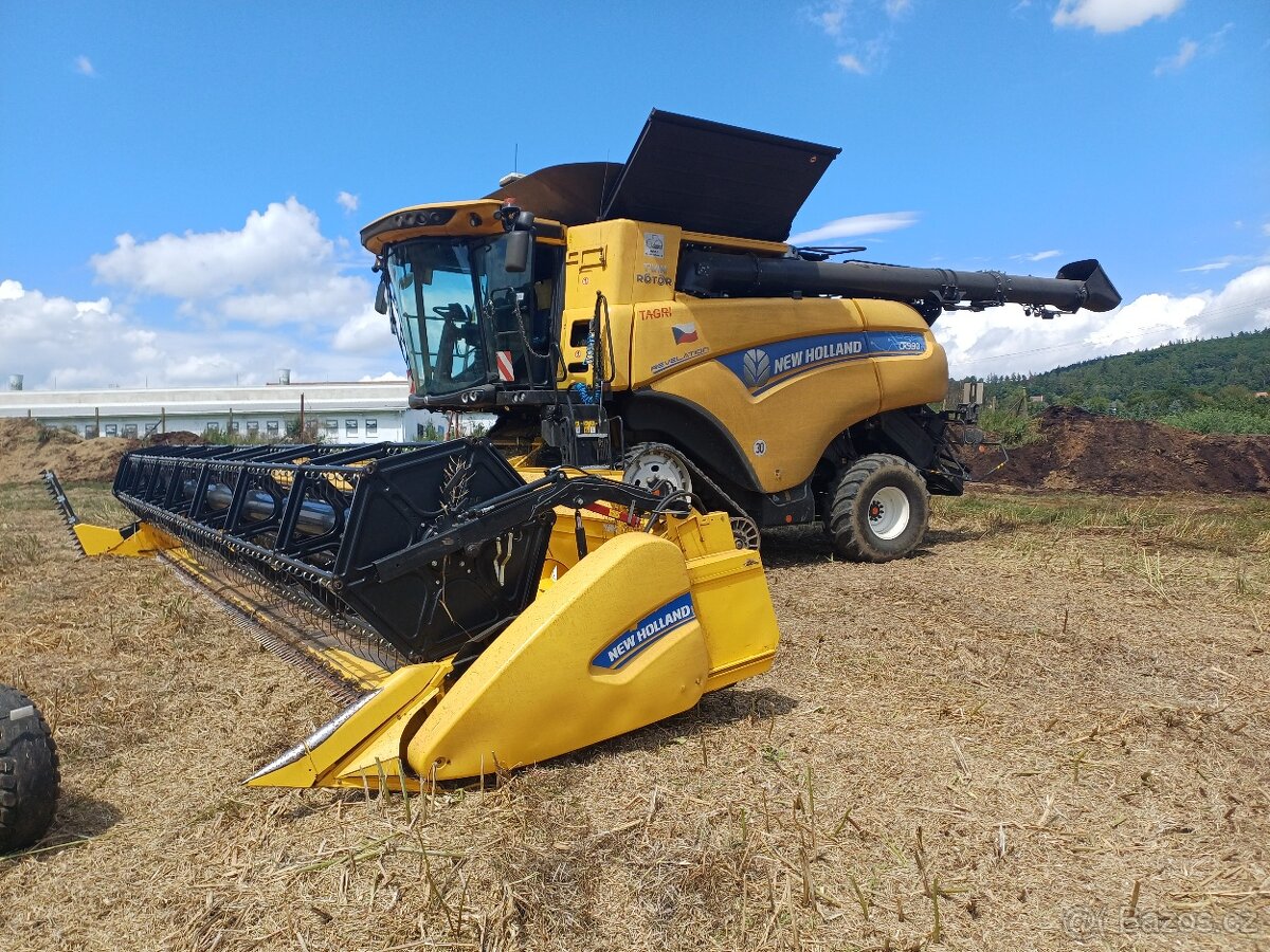 Kombajn NewHolland CR 9.90