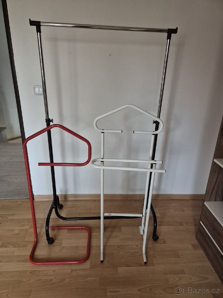 Stojan na oblečení