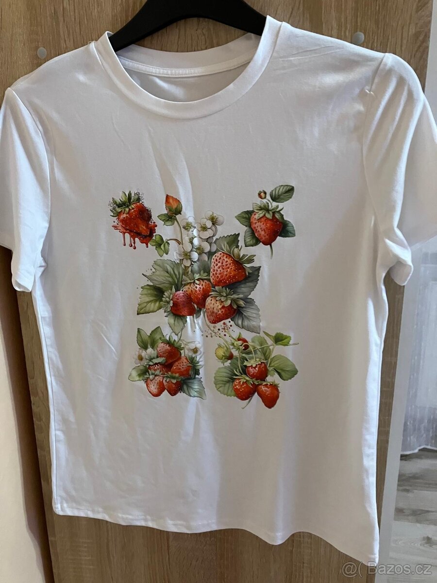 Nové tričko s jahůdky