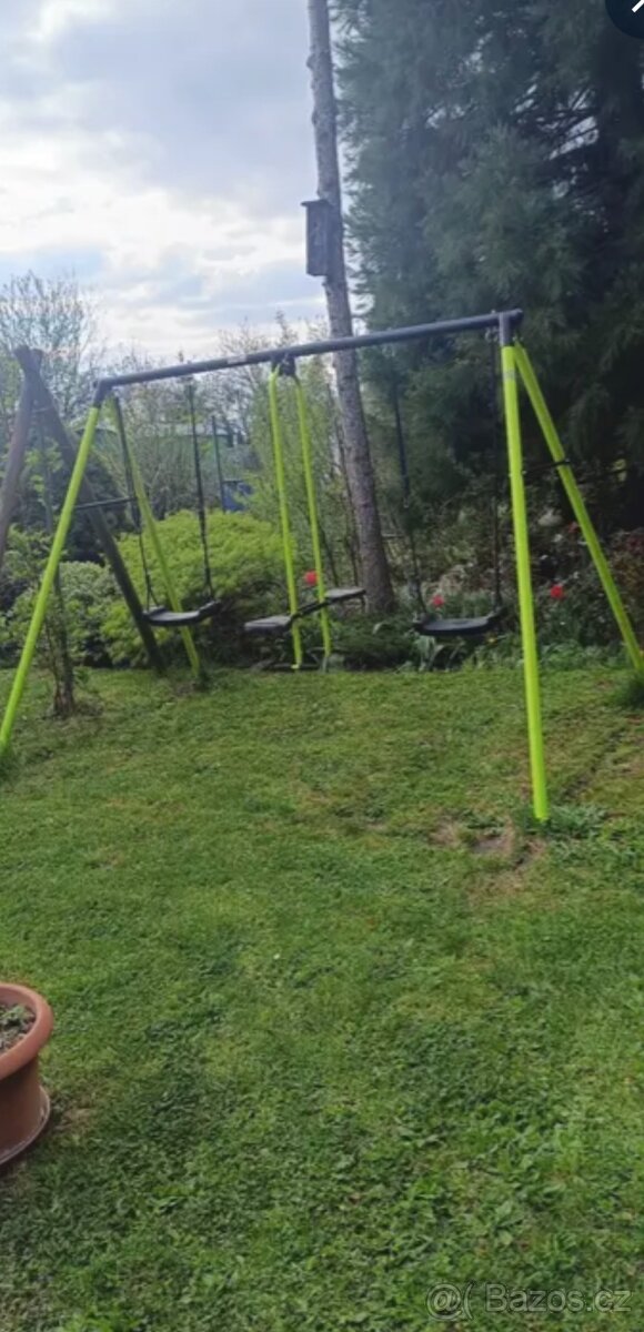 Zahradní houpačka pro děti