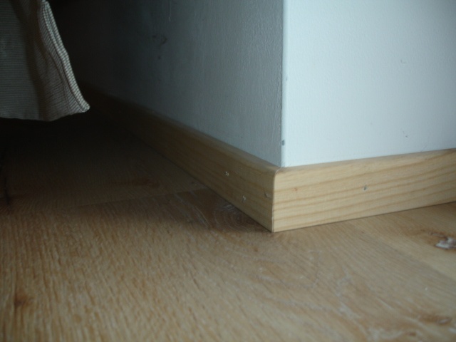 Soklové lišty-jasan