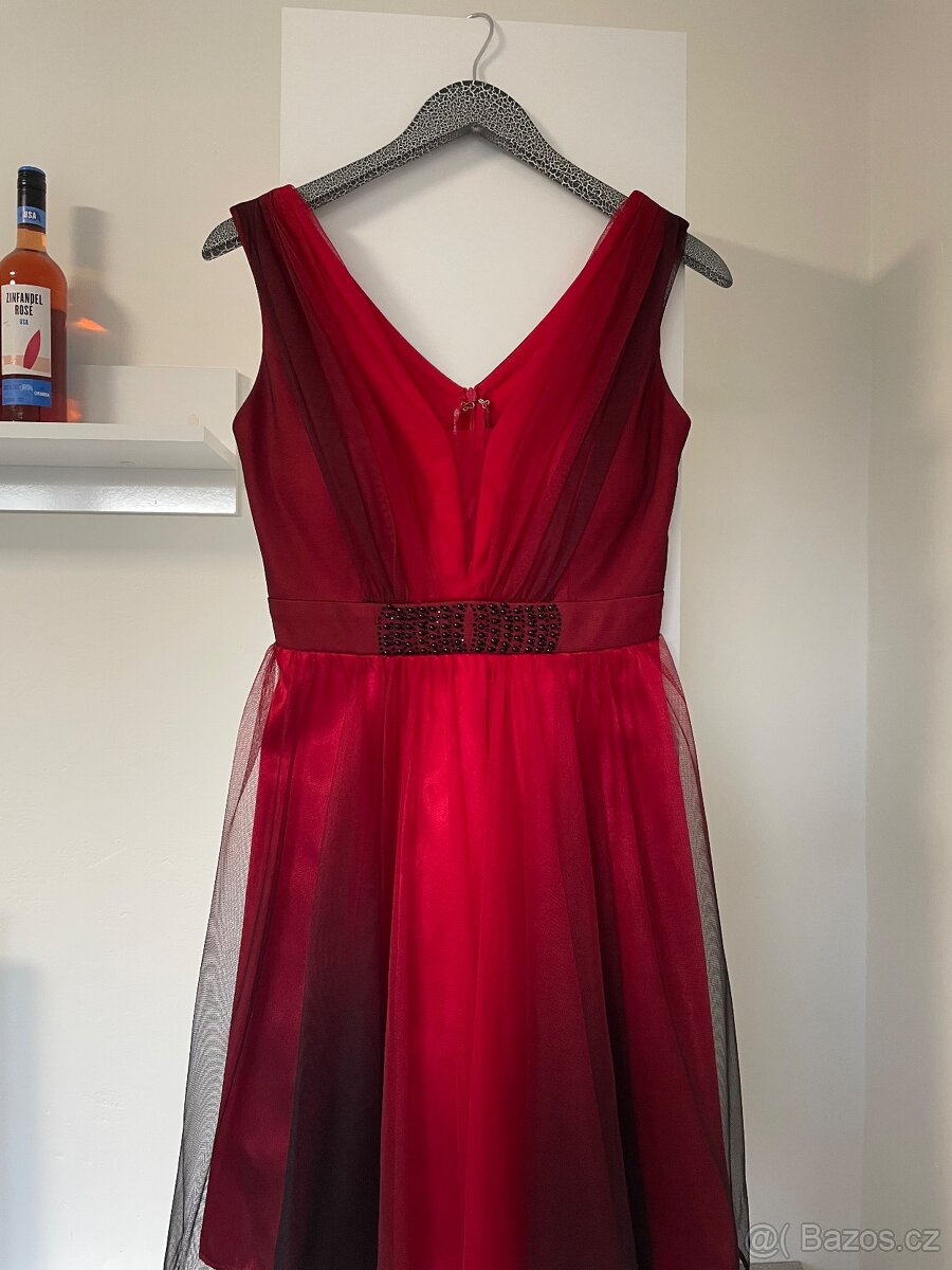 Prodám plesové šaty vel. 38-40