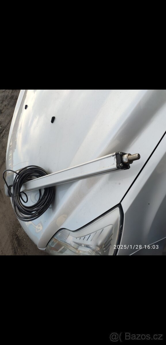 Lineární motor LINAK