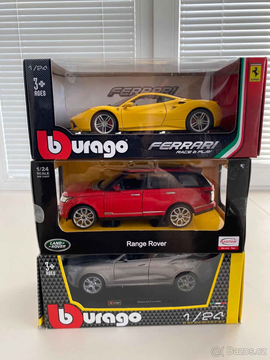 Modely 1:24 Bburago Rastar Ferrari, Range Rover maserati