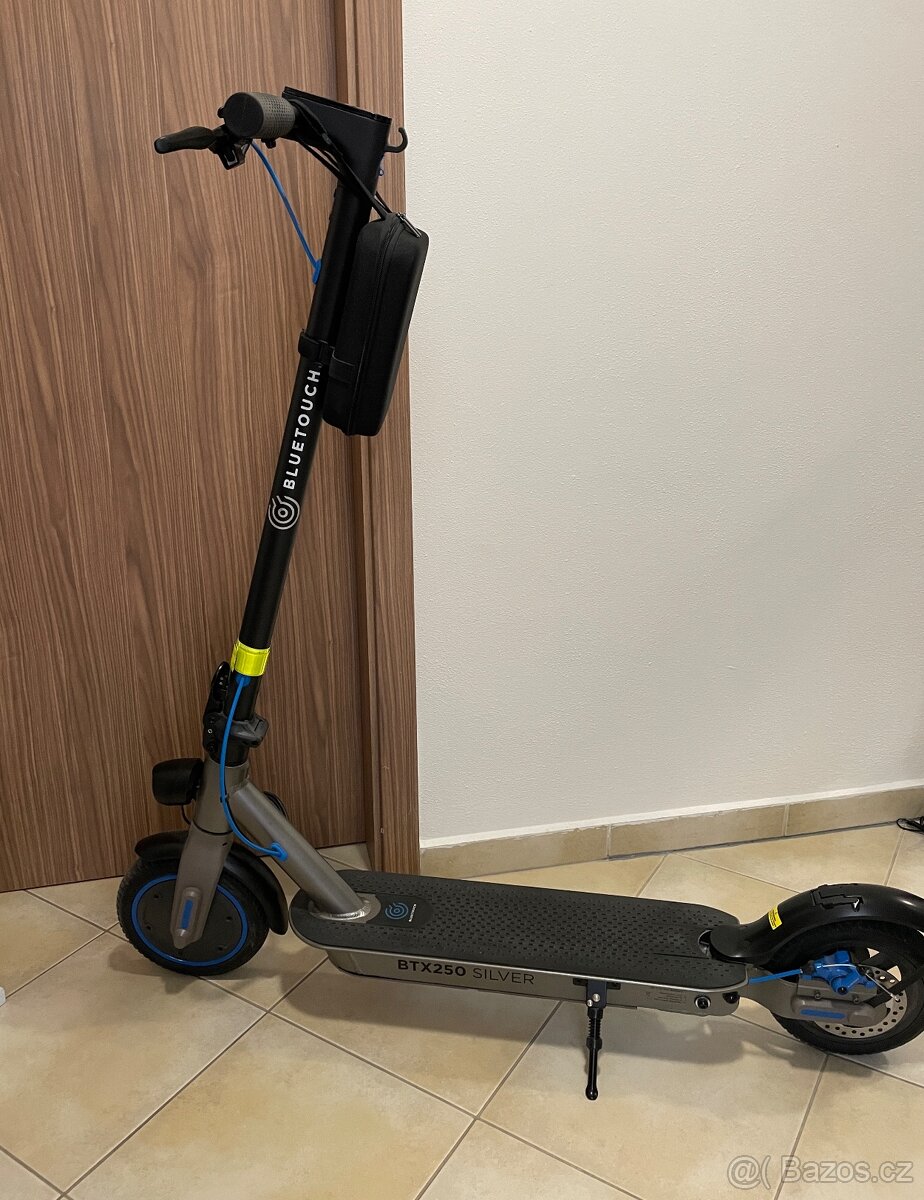 Elektrokolobežka BLUETOUCH 250