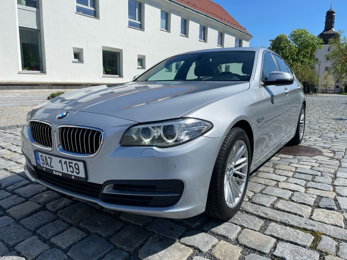 BMW F10 520d 140 KW 2016 TAŽNÉ,  2X KOLA, 6,5 L/100 km