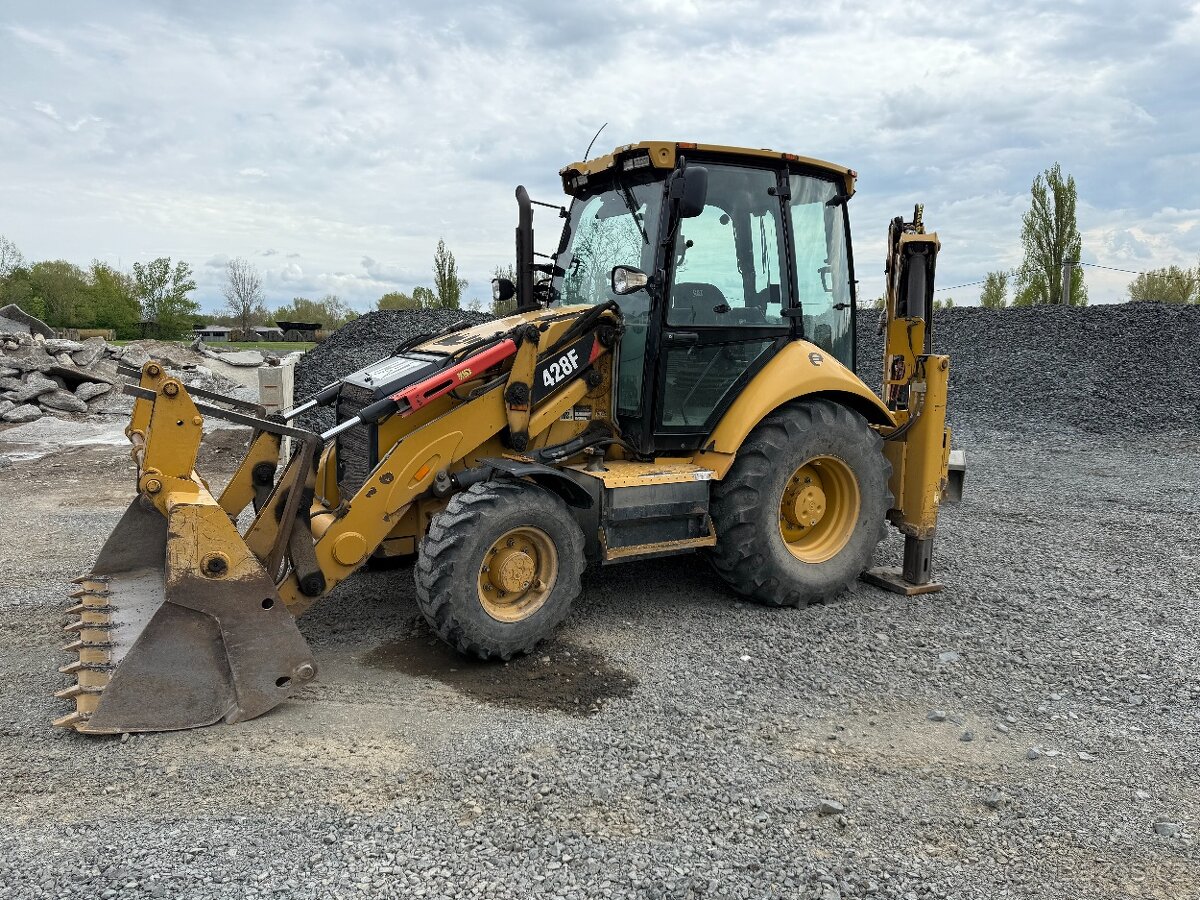 Traktorbagr Cat 428F
