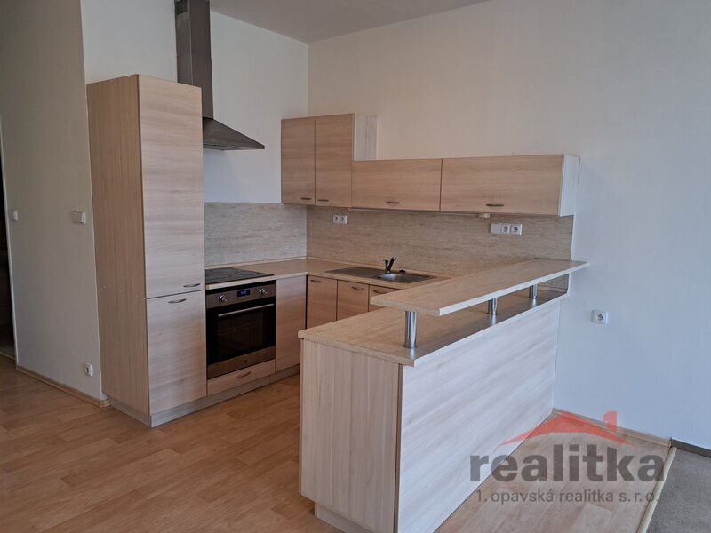 Pronájem bytu 2+kk, 52m2, Opava, ul. U Jaktařské brány