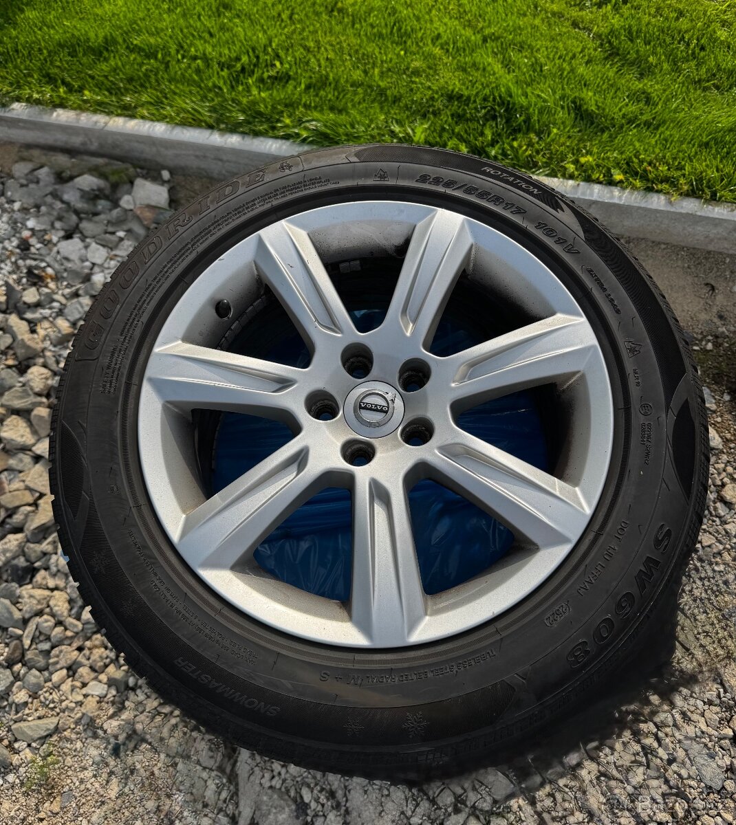 Originální ALU Volvo R17
