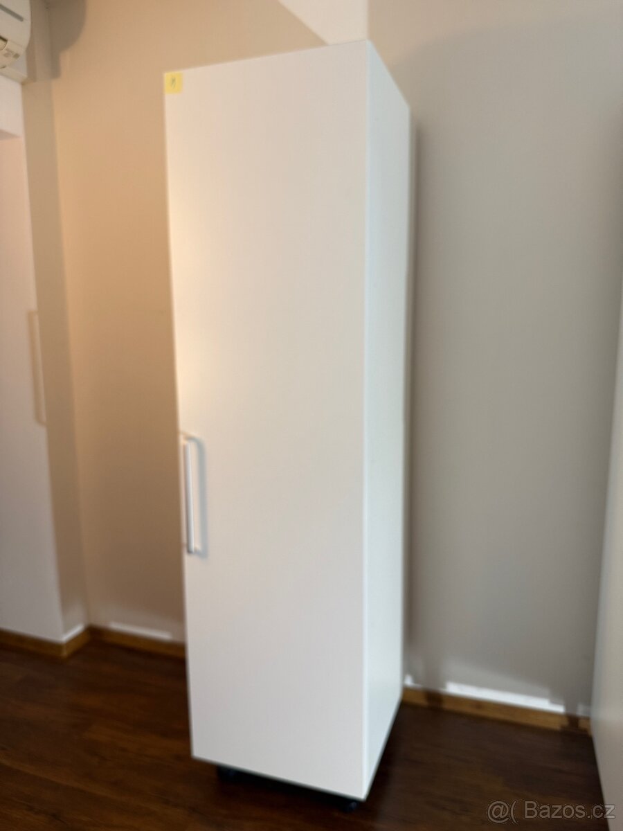 Šatní skříň 53,5x60x200