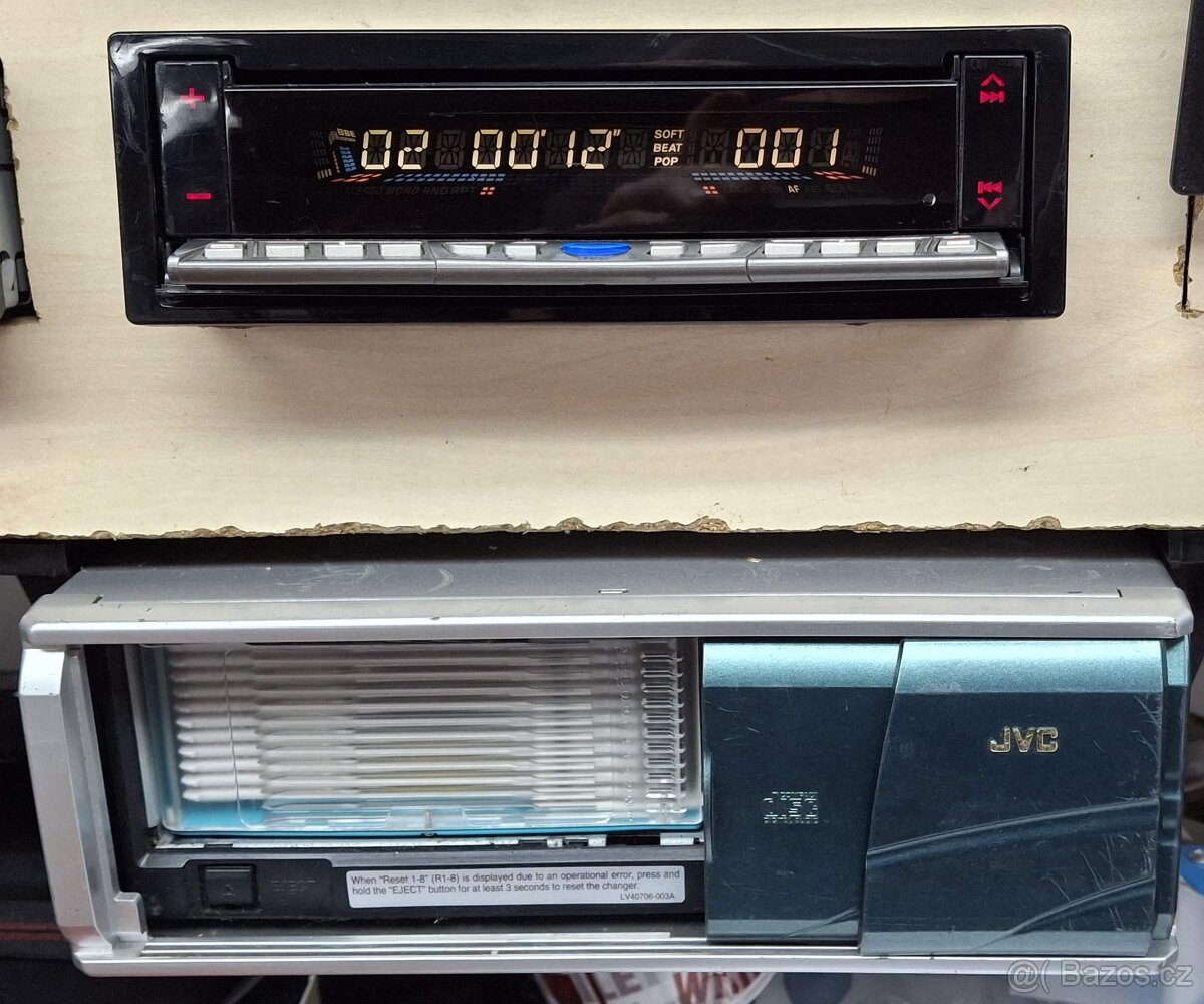 Autorádio JVC Chameleon + CD changer na 12CD