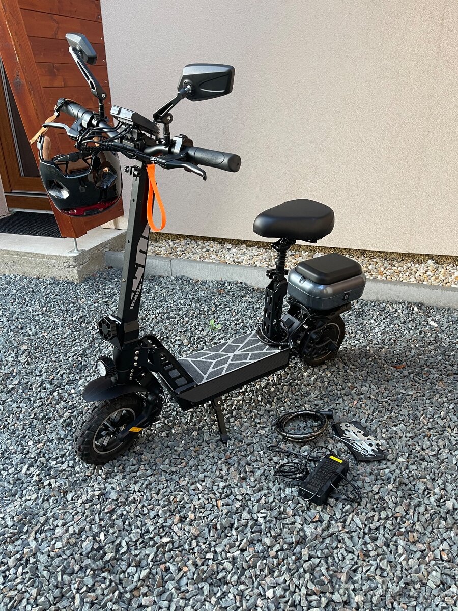 Elektrokoloběžka HECHT