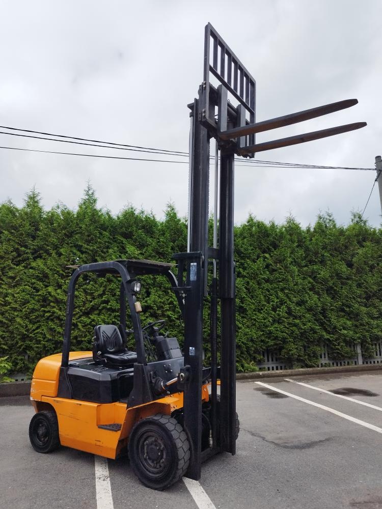 Pronájem vysokozdvižného vozíku HC DIESEL