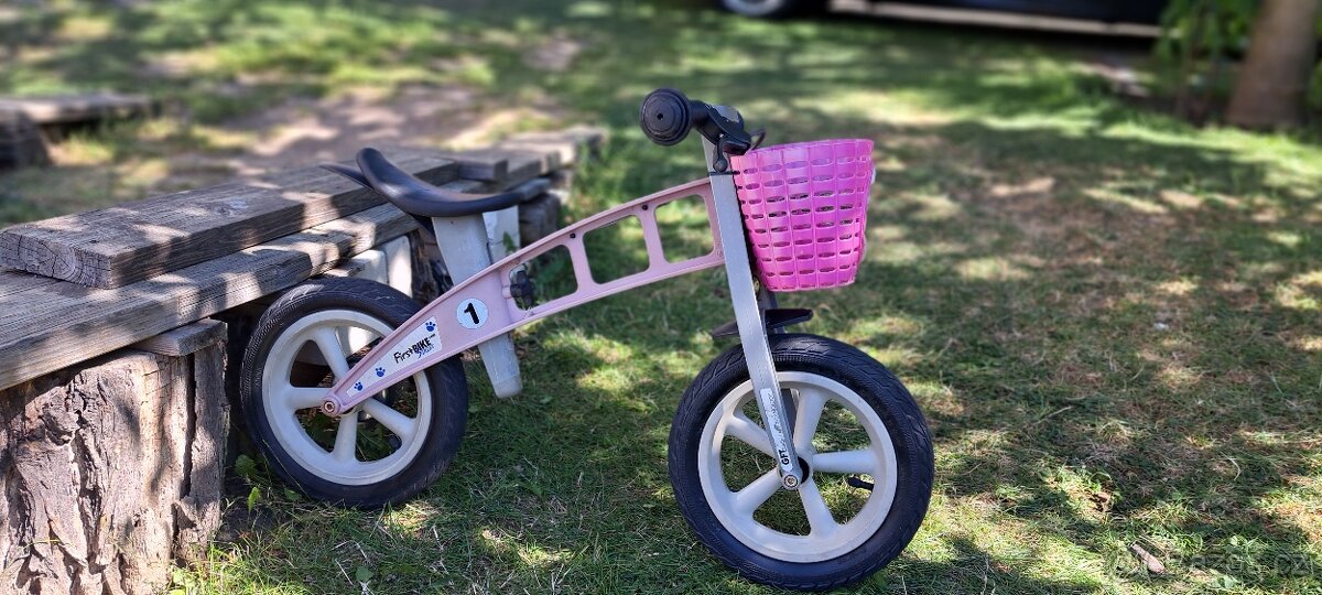 Dětské odrážedlo First Bike