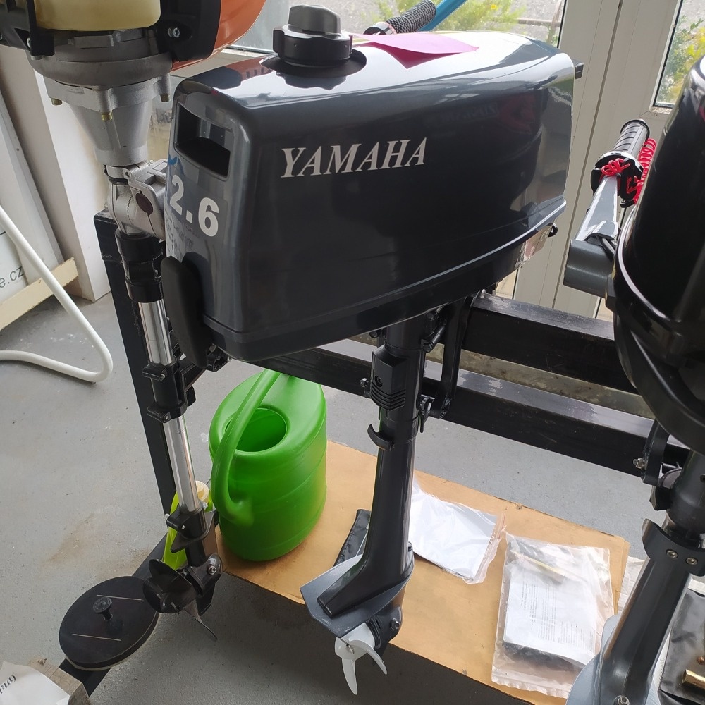 Lodní motor Yamaha T2,6 pouze 8,9 kg, lehký a skladný