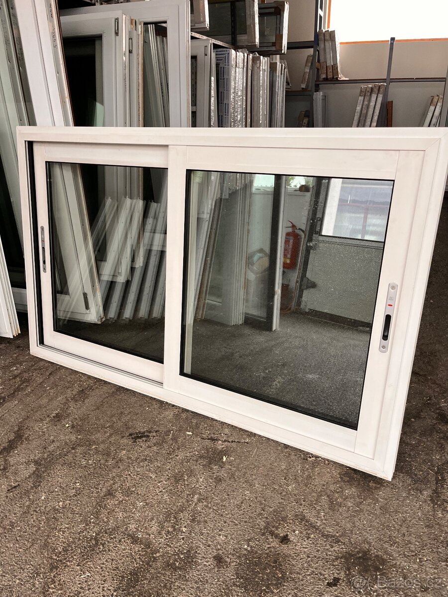 POSUVNÉ HLINÍKOVÉ OKNA 157x97 POUZE 7900,-kč-PLZEŇ