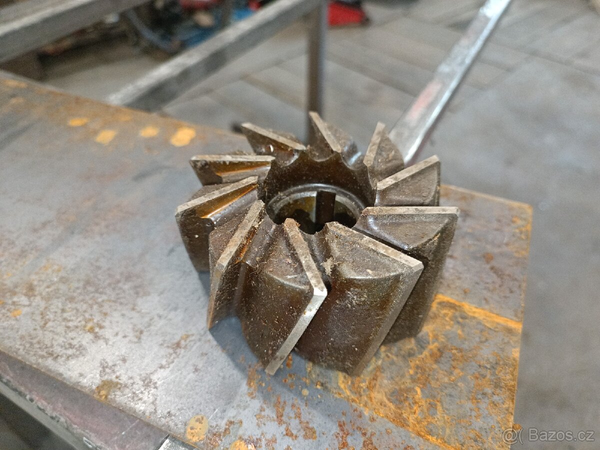 Prodám novou frézu 100x50