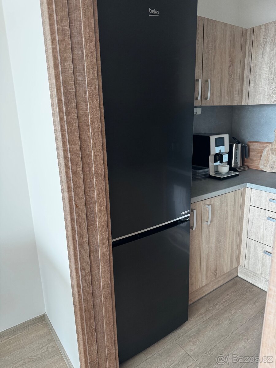 Nová chladnička s mrazničkou BEKO