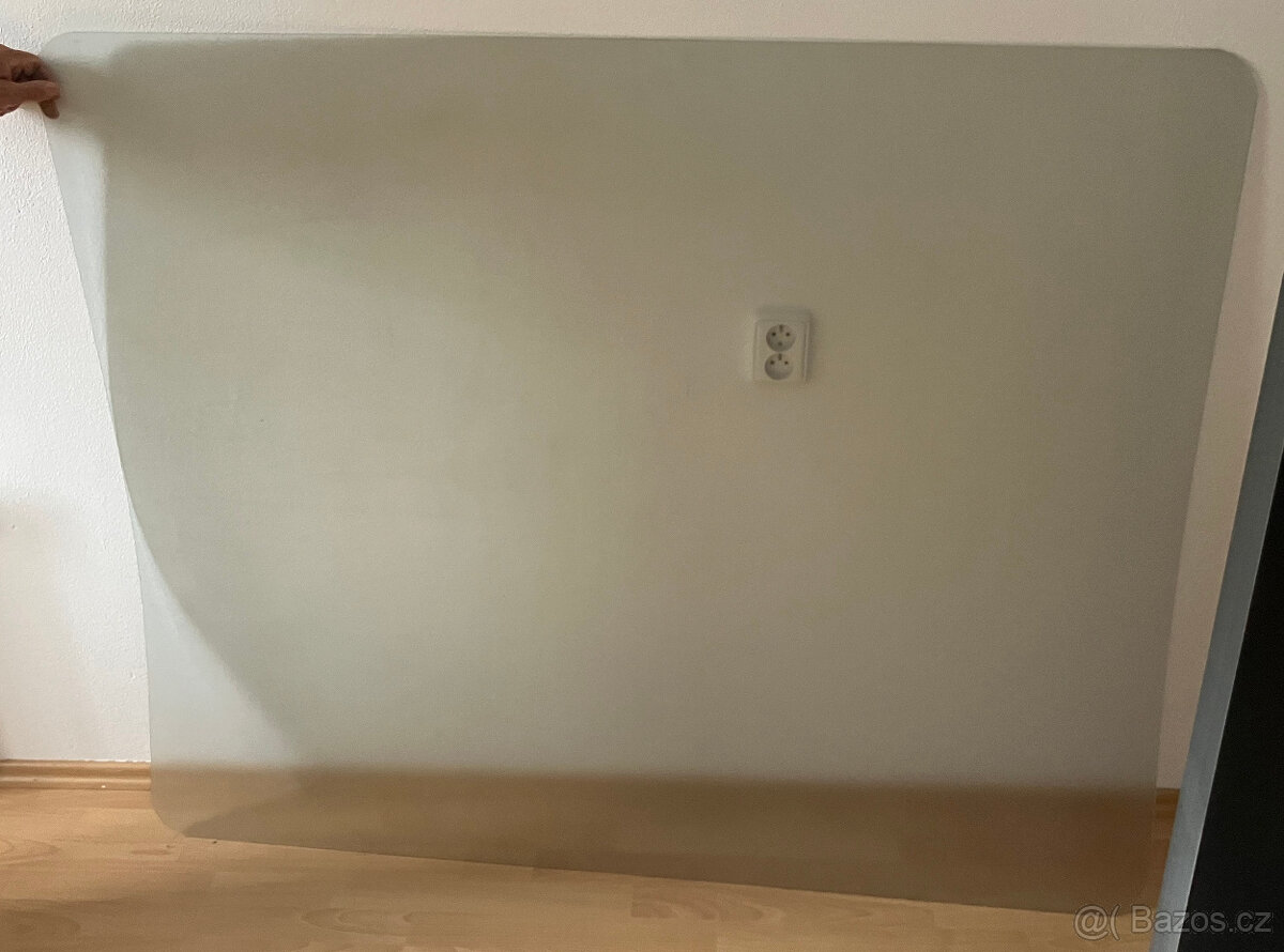 Podložka na ochranu podlahy pod kolečkovou židli 150x120cm