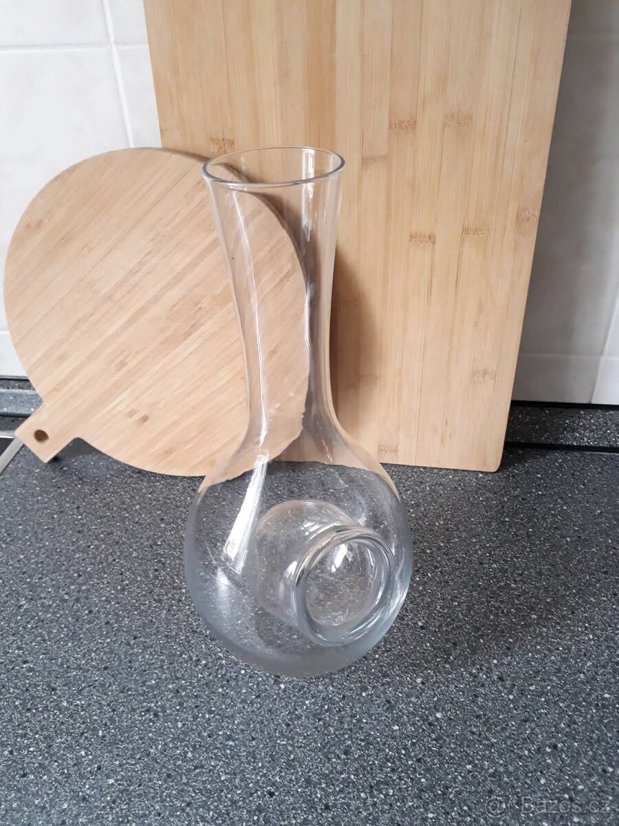 Sklenena karafa / vaza