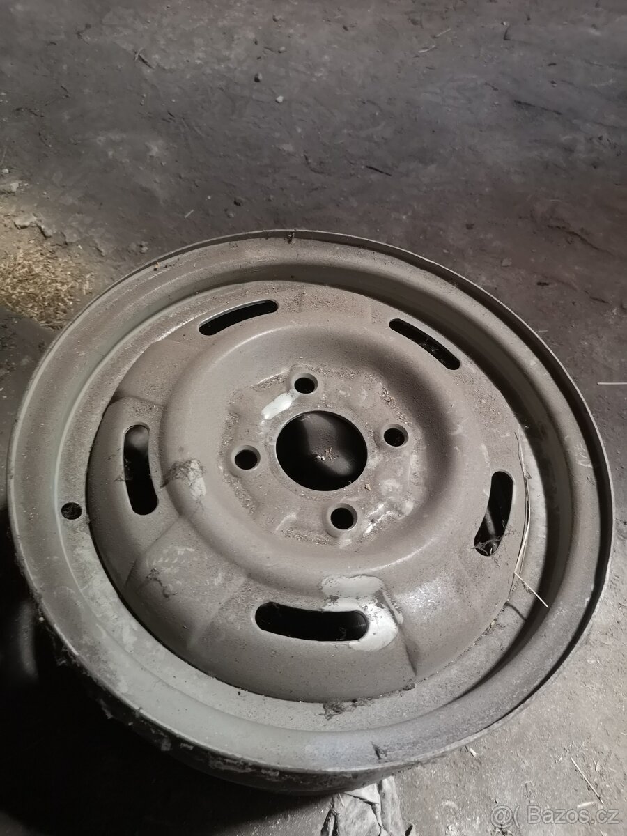 Kola trabant disk trabant 1 ,1