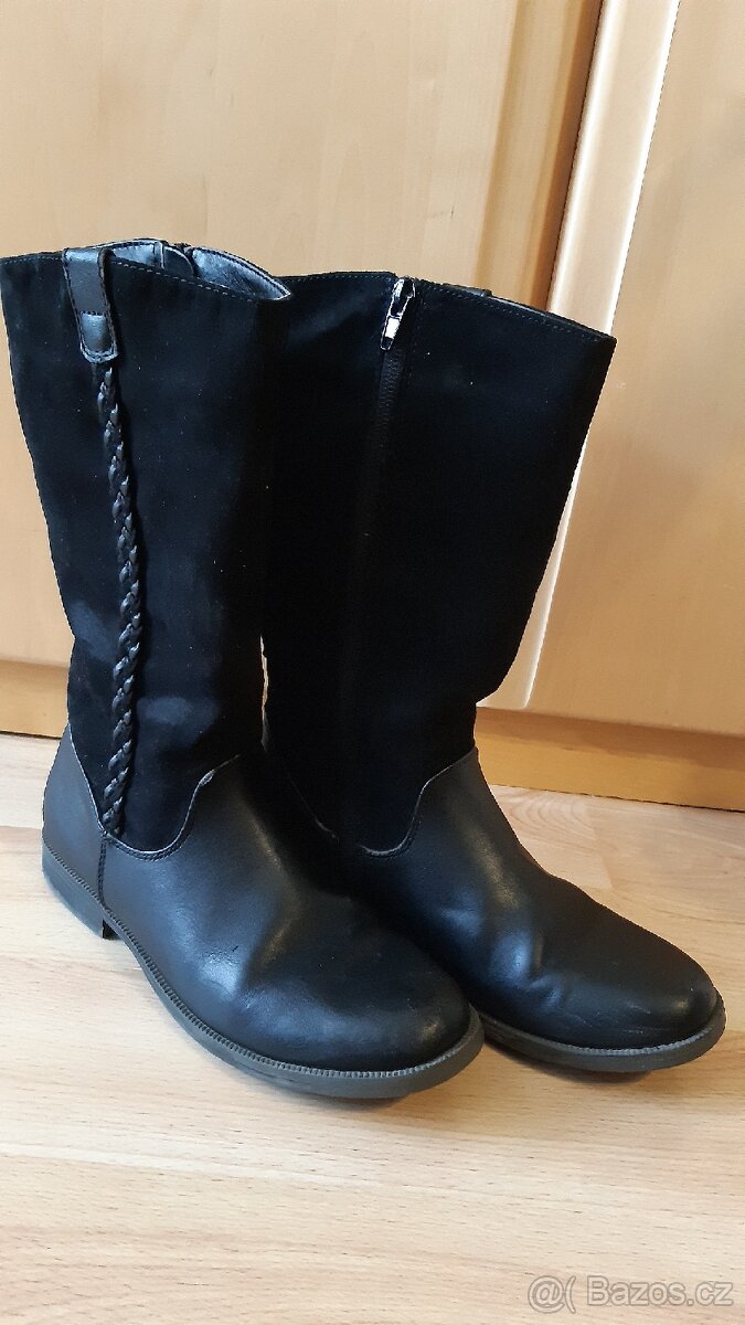 Dívčí černé kozačky vel. 35