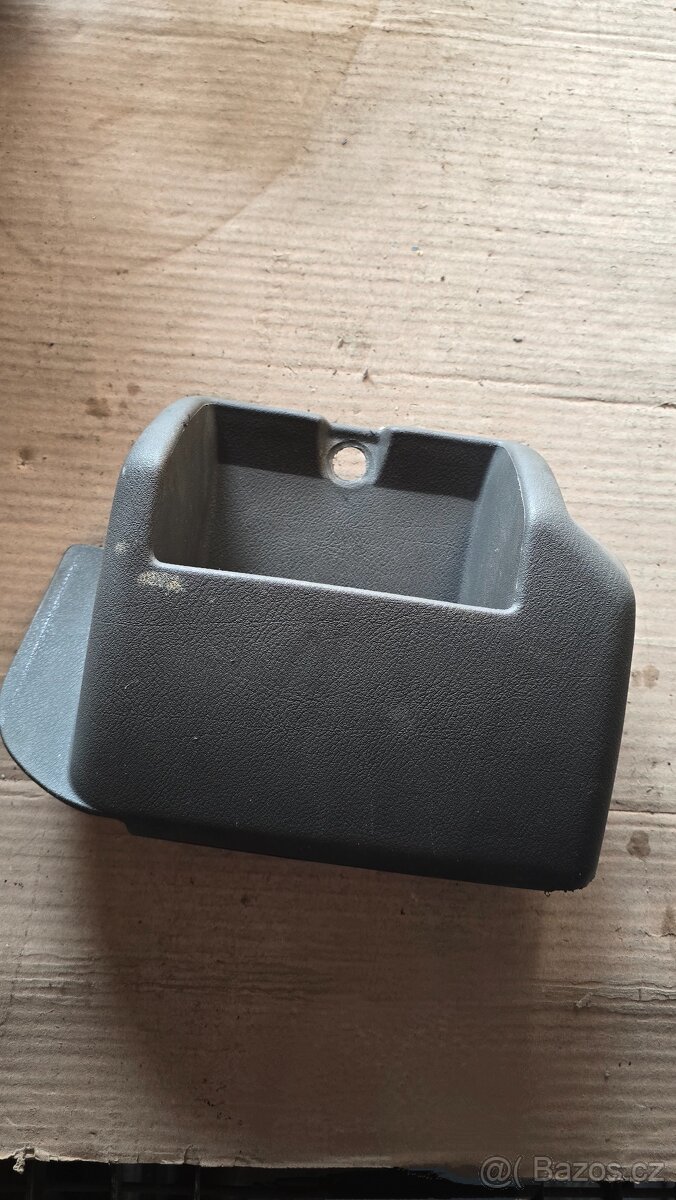 VW T4 přihrádka pojistek