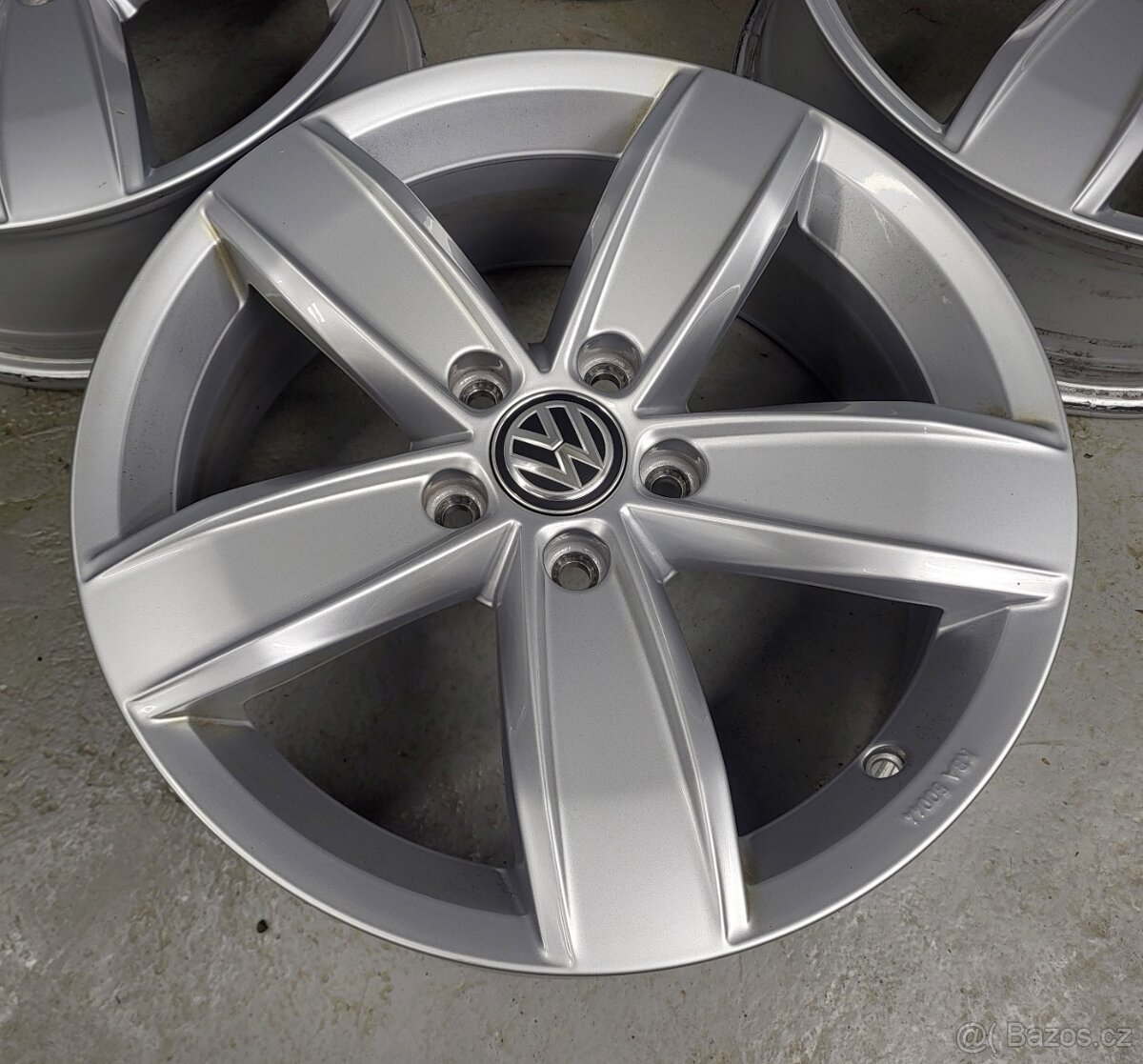 Originál 17" VW Corvara 5x112 Passat B8