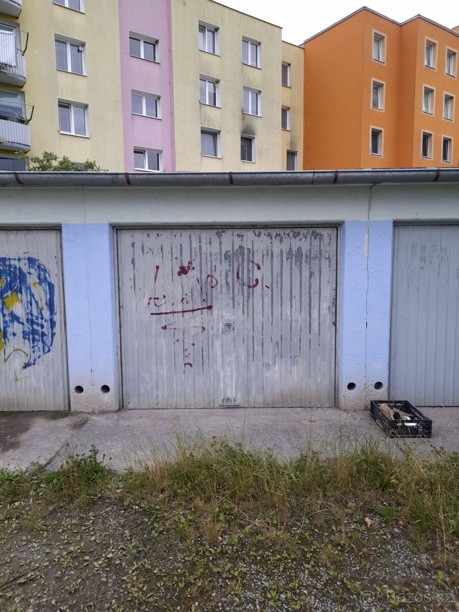 Řadová garáž Týn nad Vltavou