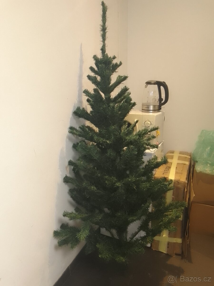 Umělý vánoční stromek