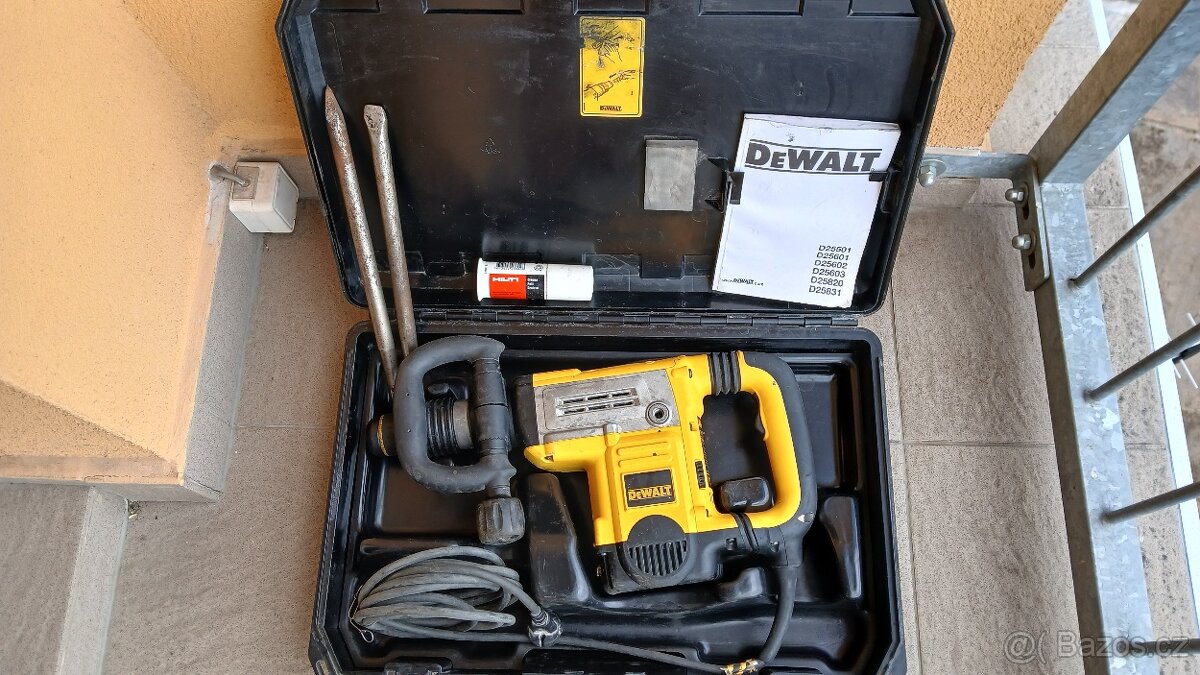 Sekací kladivo Dewalt