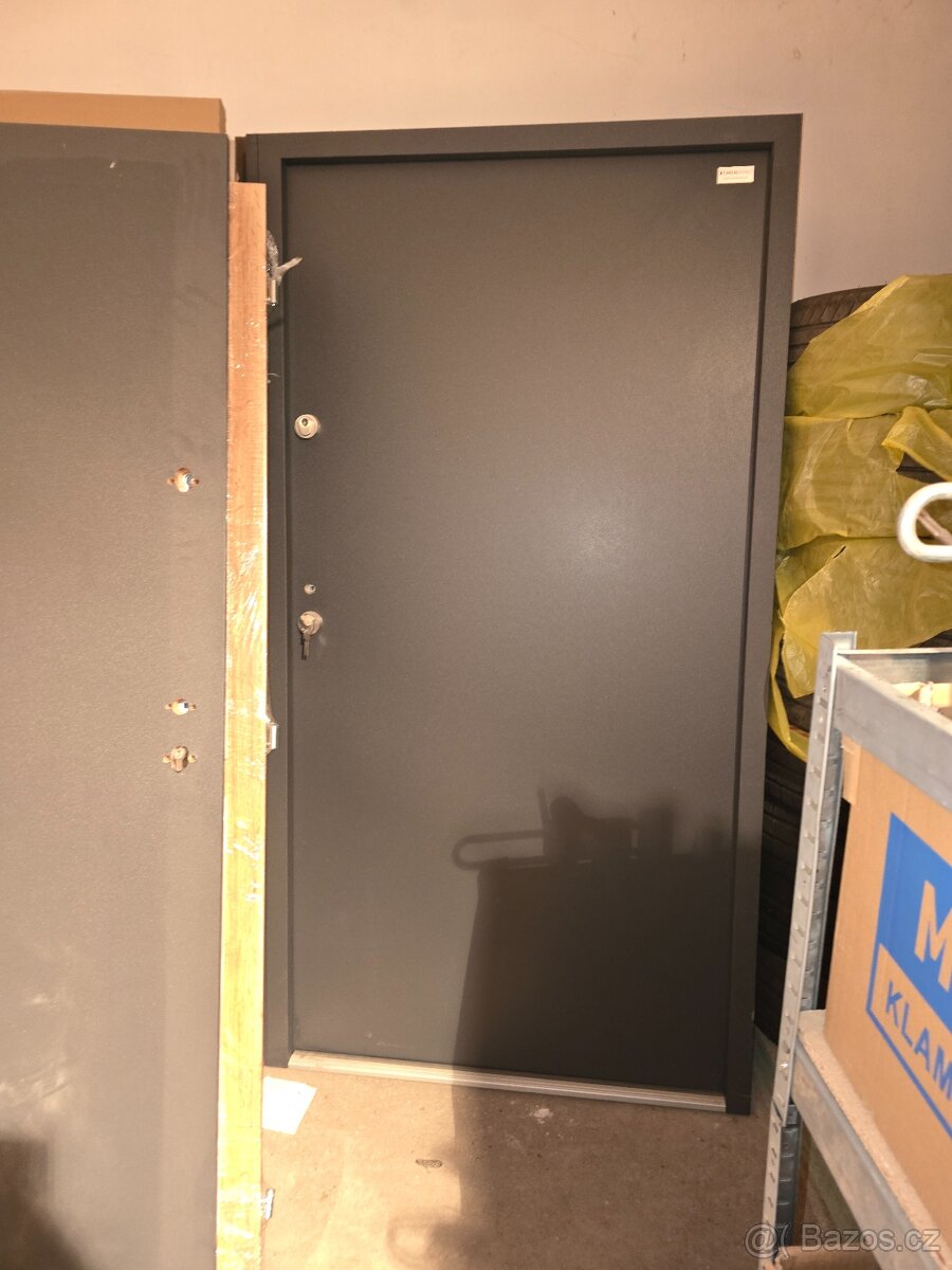 Vchodové dveře 90 cm ALU antracit bez proskl. se zárubní
