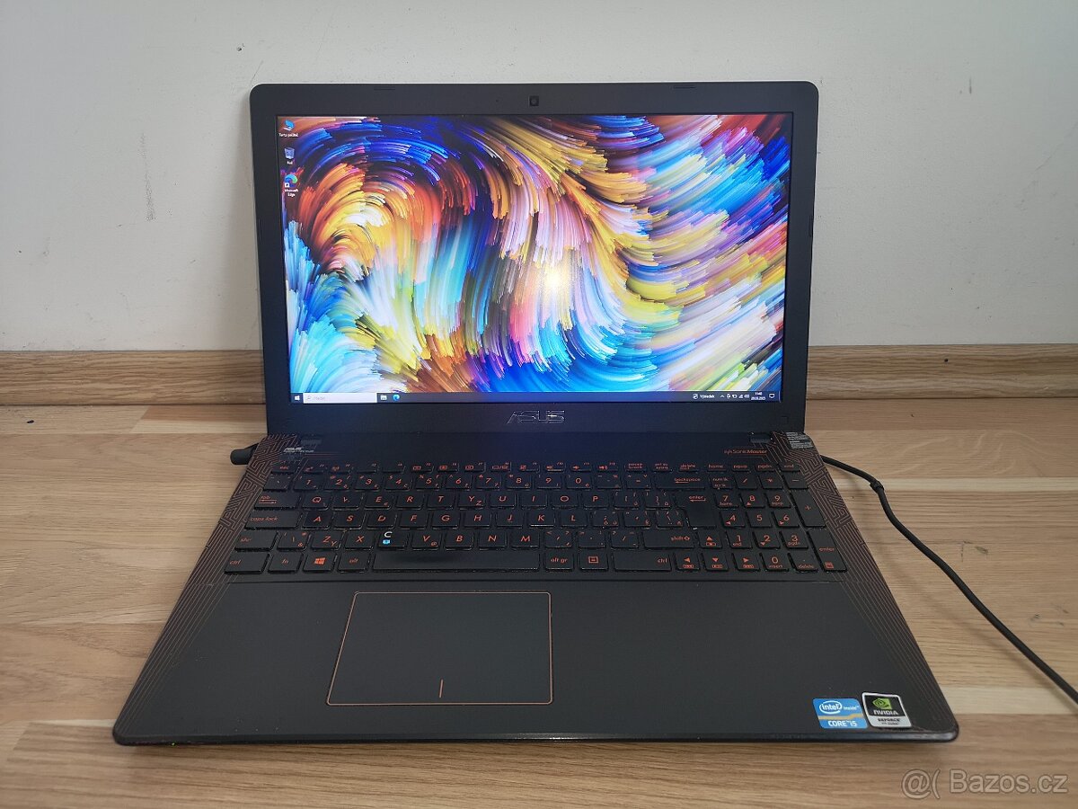 Notebook Asus F550V, 2 GB grafika
