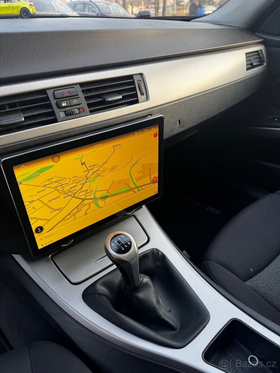 BMW E90 rádio